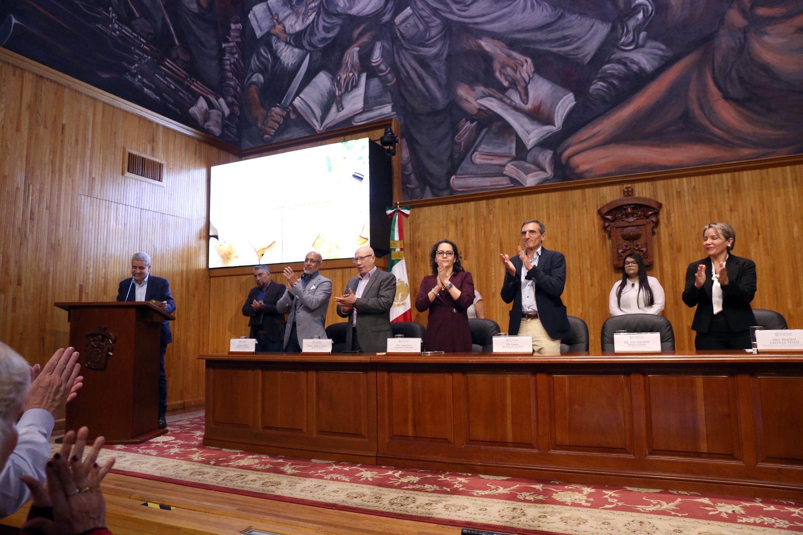 conferencia inaugural del Congreso Iberoamericano de Secado, Cocción y Refrigeración Solar de Alimentos, en el Paraninfo Enrique Díaz de León