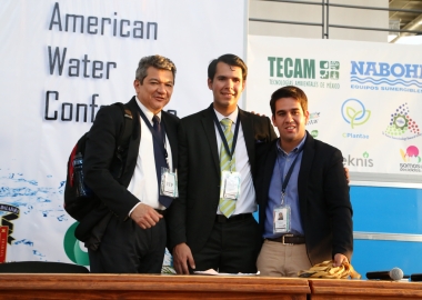 Dr. Erick Bandala con organizadores del North American Water Conference 2017